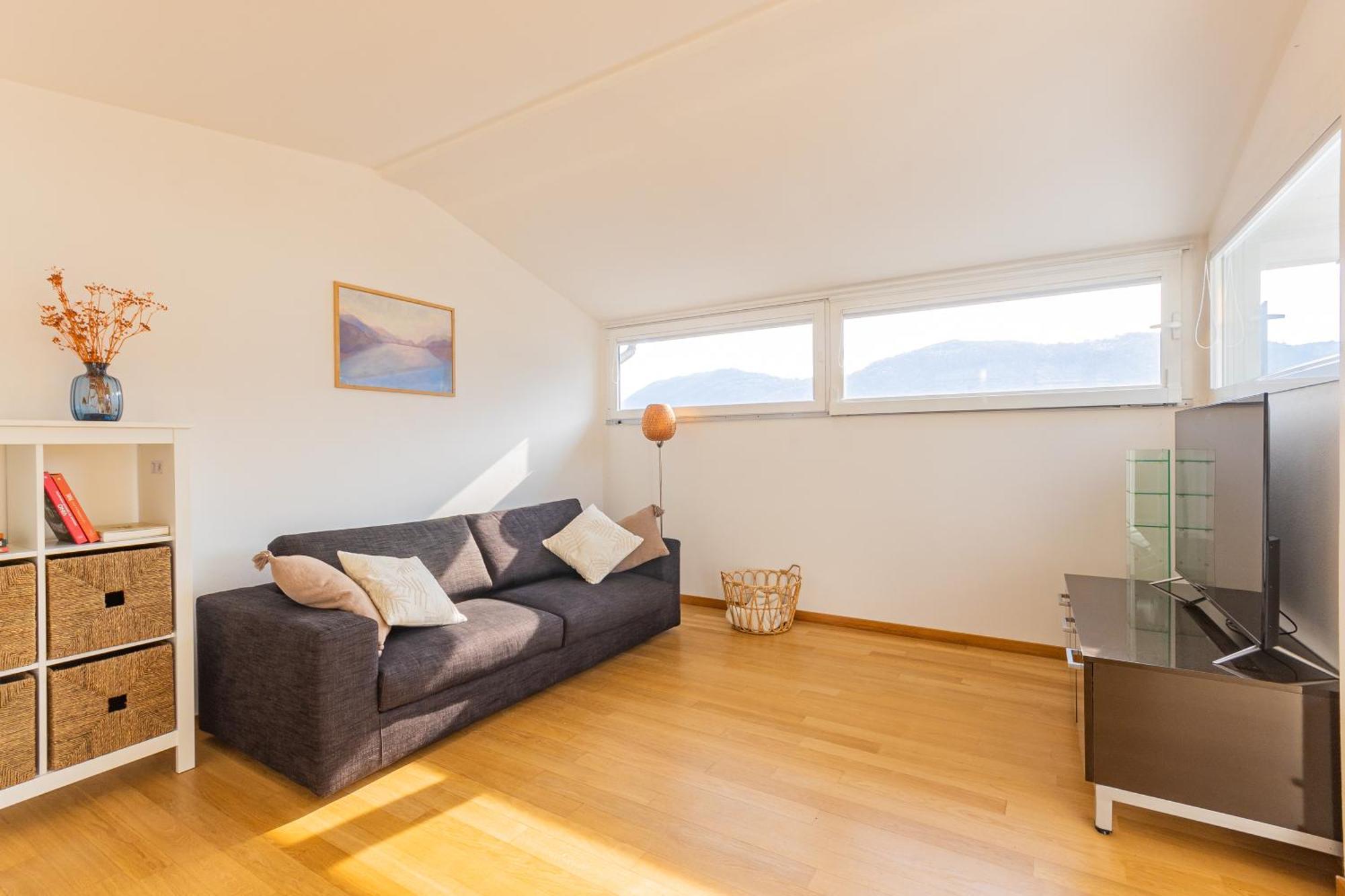 Casa Madlen - Bright Attic With Marvelous View Διαμέρισμα Καμπιόνε ντ' Ιτάλια Εξωτερικό φωτογραφία